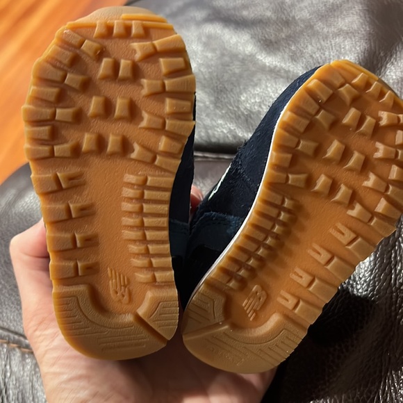 New Balance Kid's 574 V1 Bungee Sneaker, Lagoon/Agave, 3 M US - Picture 2 of 4